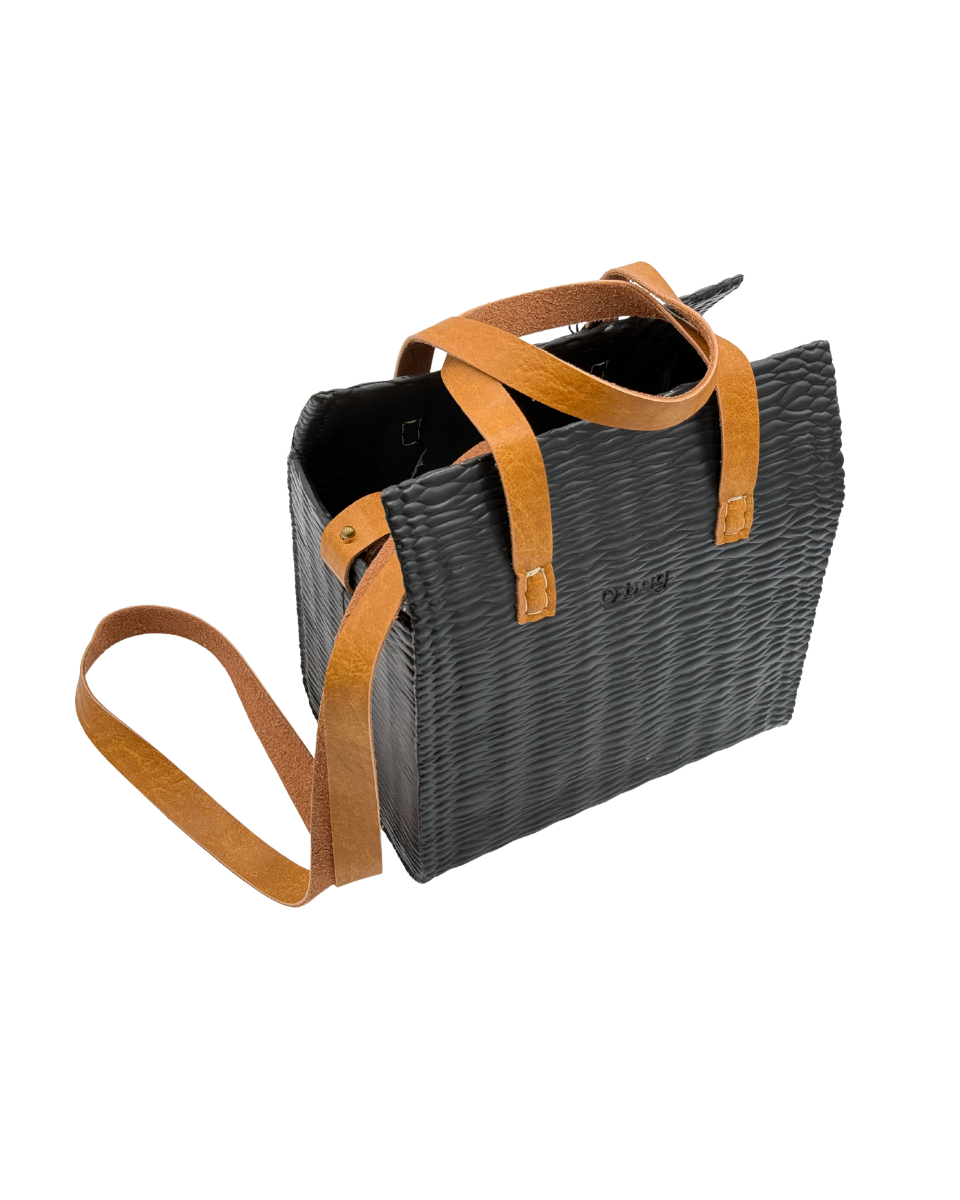 O bag Glam – Black Woven Texture Bag with Cognac Leather Handles